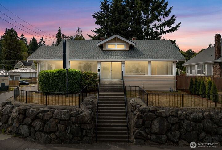 Property Photo:  4232  Rucker Avenue  WA 98203 