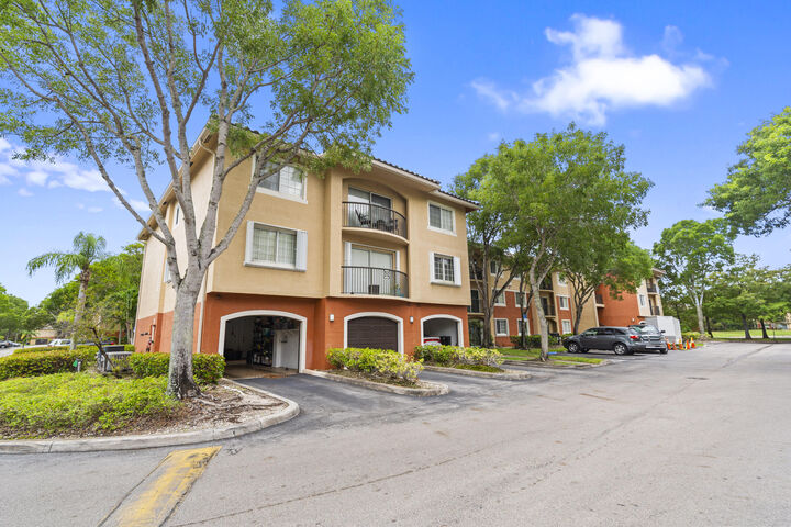 Property Photo:  4187 N Haverhill Road 505  FL 33417 