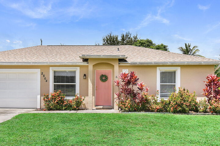 Property Photo: 2864 SW Ann Arbor Road FL 34953