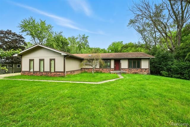 29220 Greening Street  Farmington MI 48334 photo