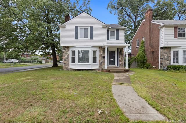 18903 Pinehurst Street  Detroit MI 48221 photo