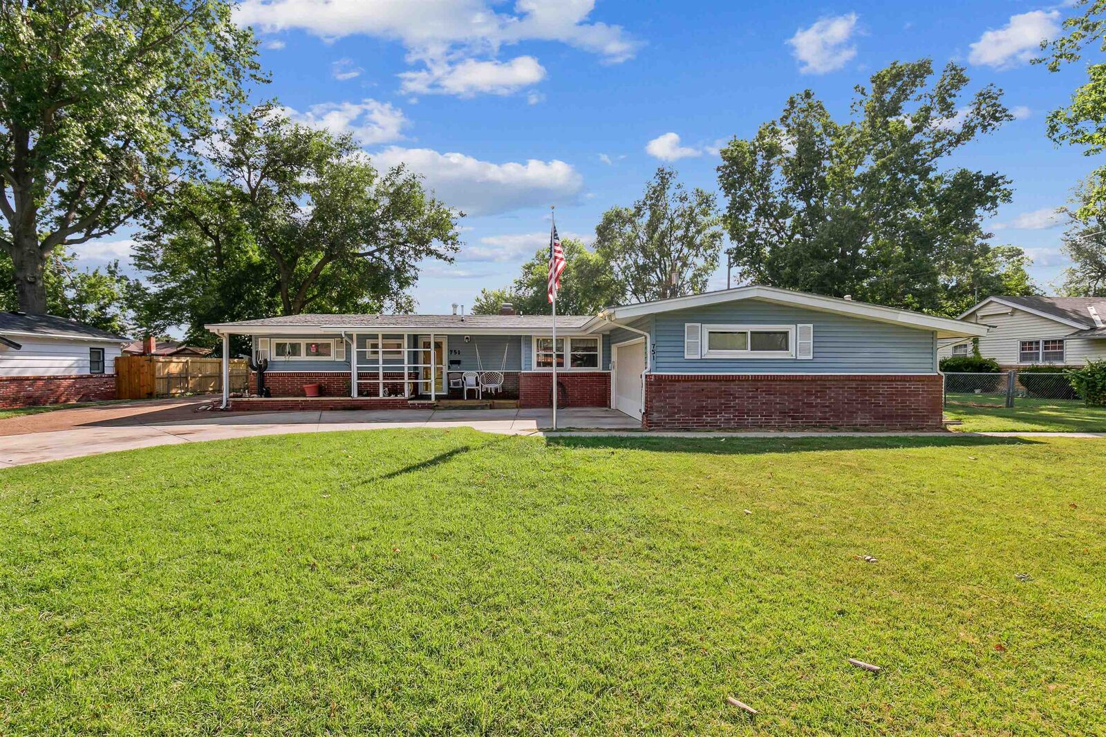 Property Photo:  751 N Murray St  KS 67212 