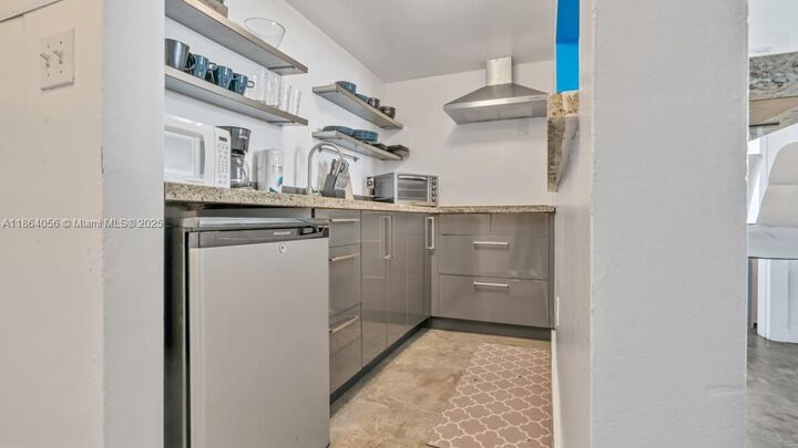 Property Photo: 865 Collins Ave 207 FL 33139