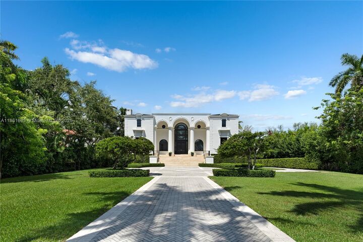 Property Photo: 26 Tahiti Beach Island Rd FL 33143
