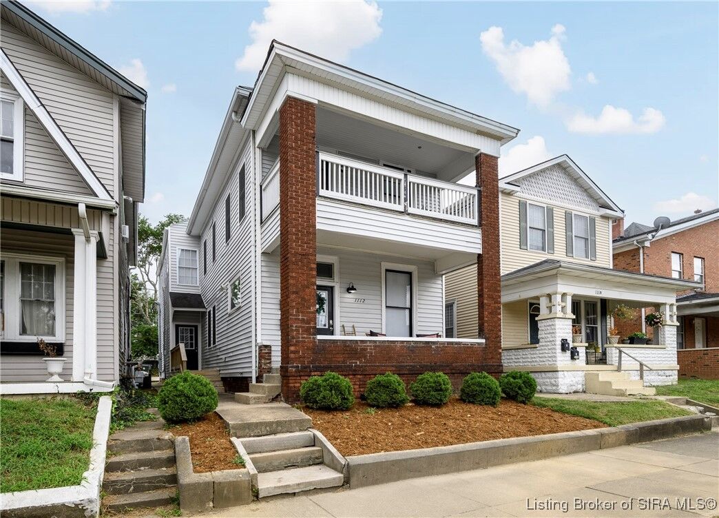 Property Photo: 1112 E Spring Street IN 47150