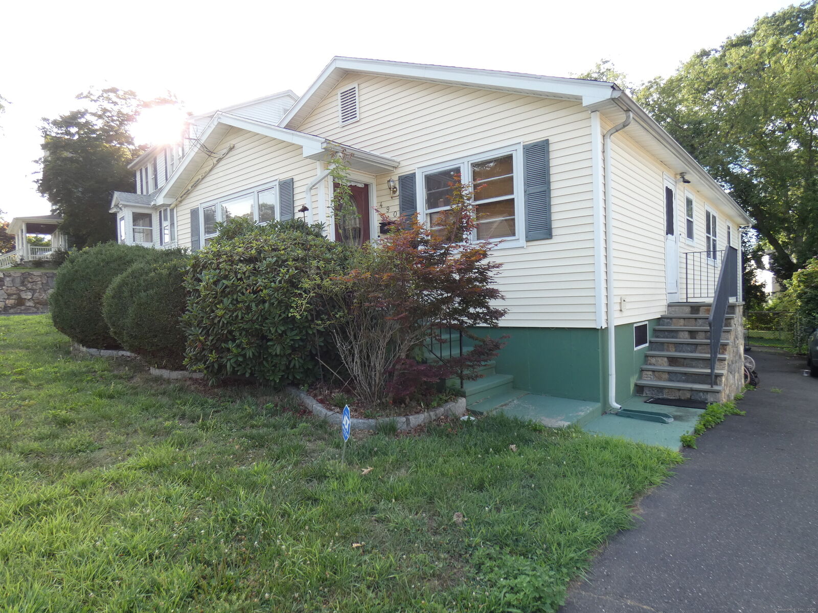 Property Photo: 490 Woodside Avenue CT 06606