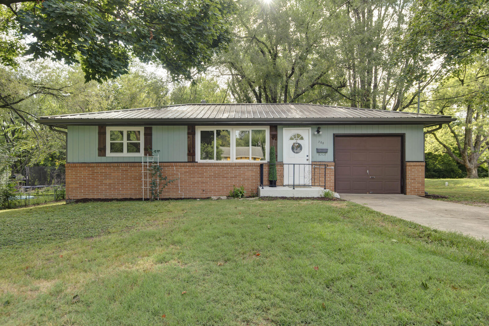 Property Photo:  308 S Rinker Avenue  MO 65605