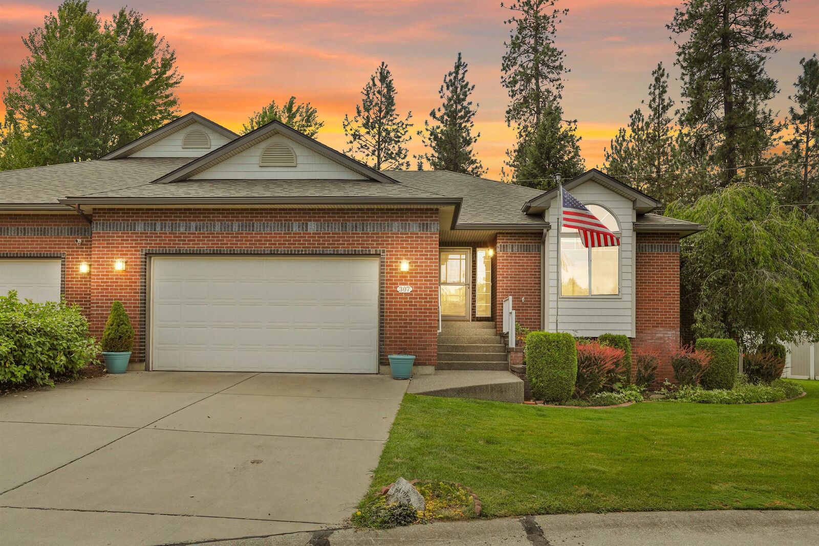 Property Photo:  307 W Arrow Ln  WA 99208 