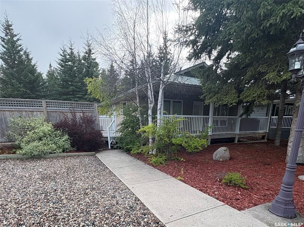 Property Photo: 8 Laurjan Drive SK S0M 0Y0