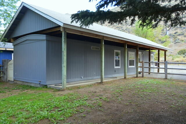 Property Photo: 313 N 7th St ID 83313