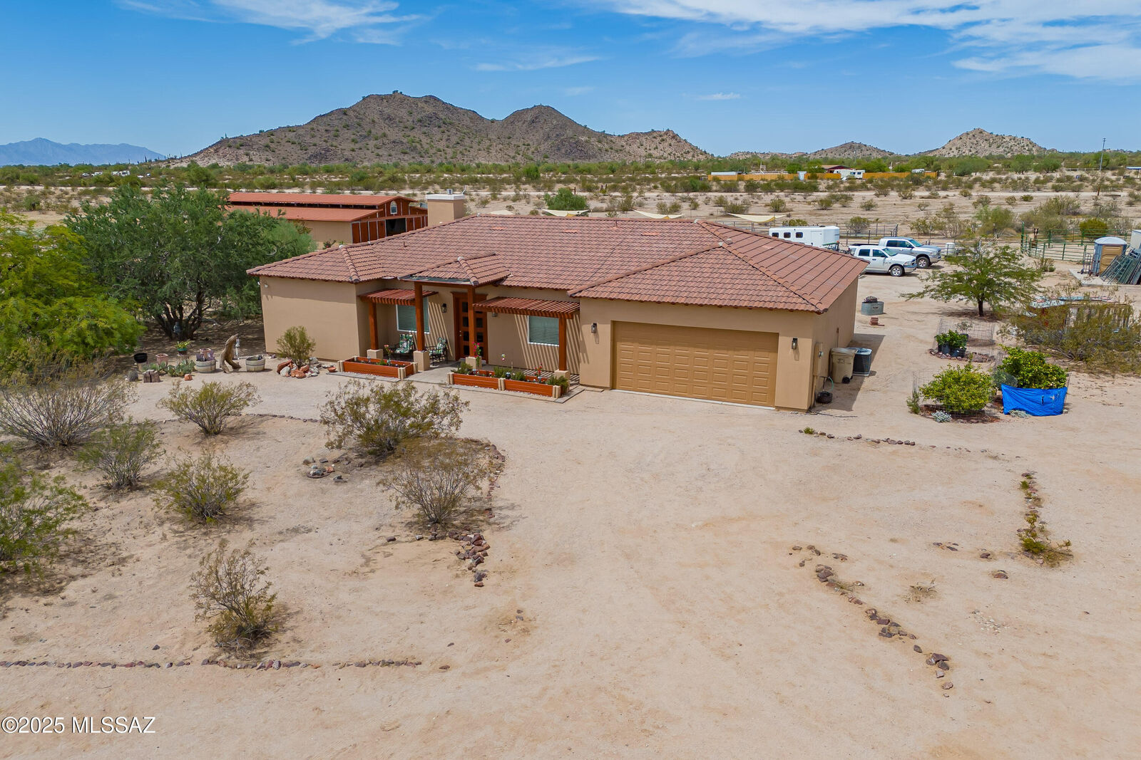 Property Photo: 28436 W Bearskin Road AZ 85193