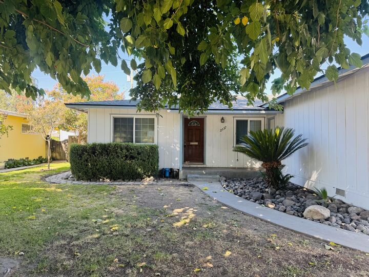 2537 S Encina Street  Visalia CA 93277 photo