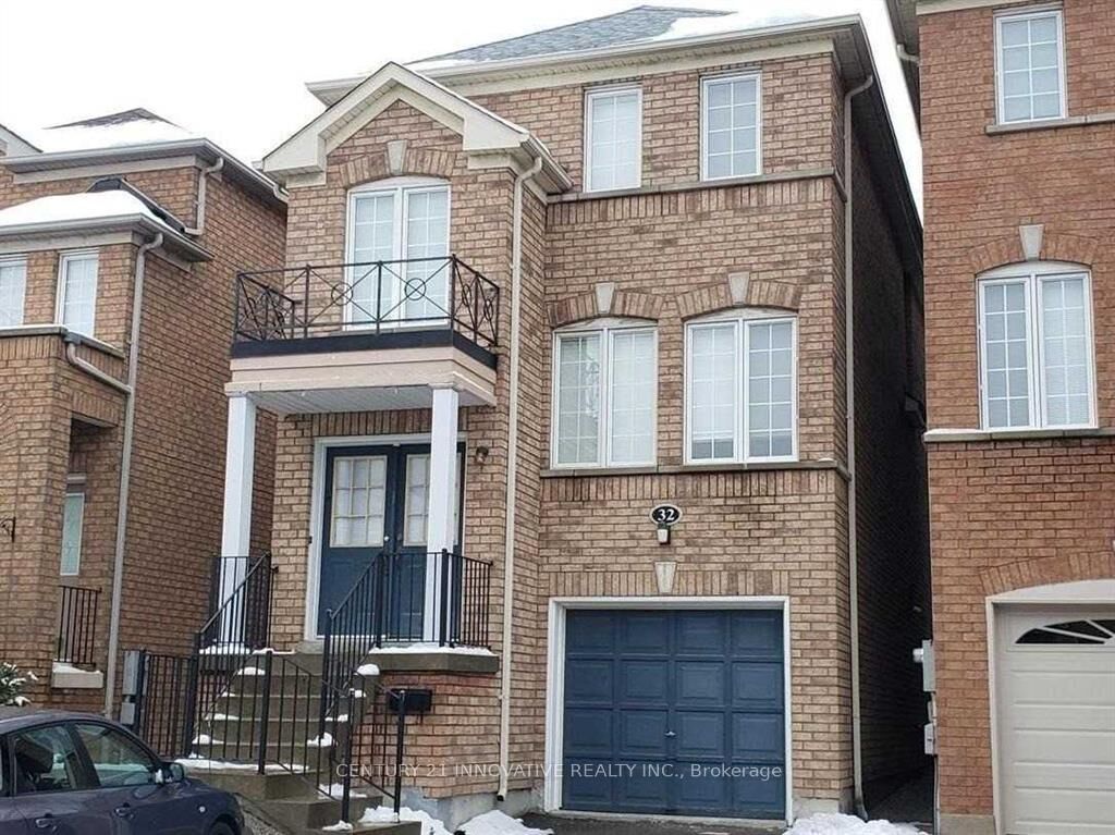 Property Photo: 32 Yellowood Circle Upper ON L4J 8M1