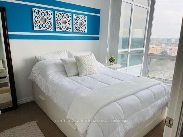 Property Photo: 18 Holmes Avenue 1412 ON M2N 0E1