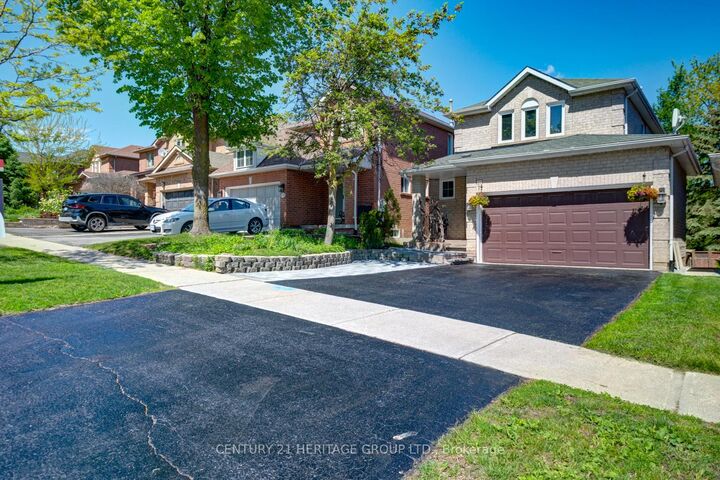 Property Photo: 431 Carruthers Avenue ON L3X 2C1