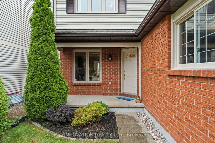 Property Photo: 47 Saddle Crescent ON K1G 5L3