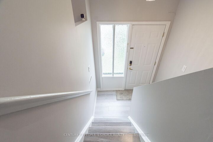 Property Photo:  16 Franklin Court  ON L6T 3Z1 