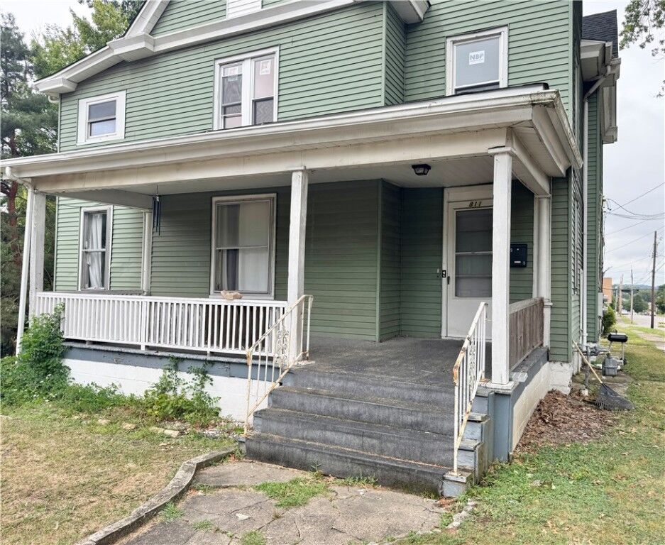 Property Photo: 811 Carlisle St 2 PA 16101