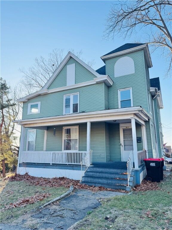 Property Photo:  811 Carlisle St 2  PA 16101 