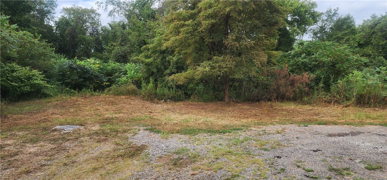 Property Photo: 1305 Tuscarawas Rd PA 15009