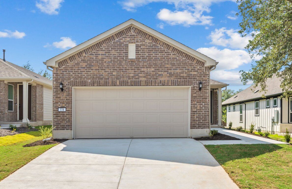 Property Photo: 118 Crossbar Street TX 78633