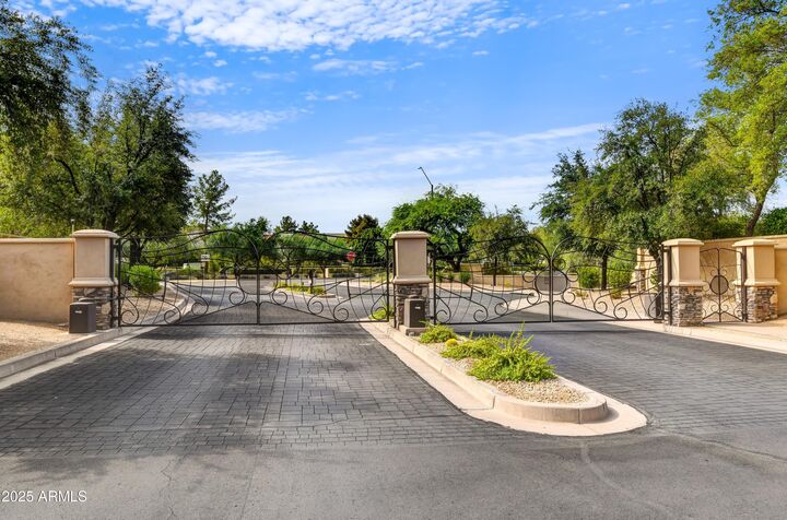 Property Photo:  8926 E Ann Way  AZ 85260 