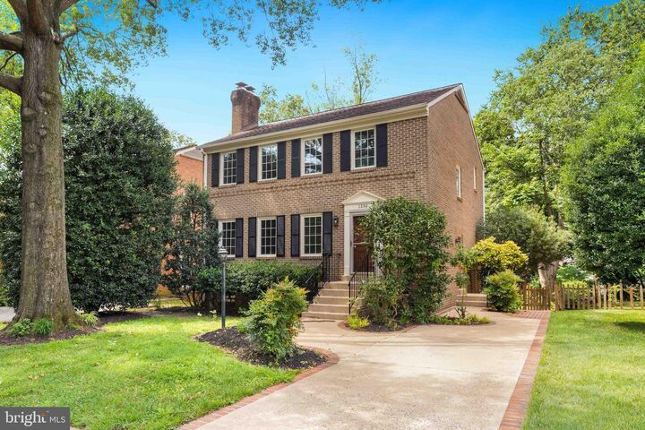 Property Photo: 1250 Pine Hill Road VA 22101