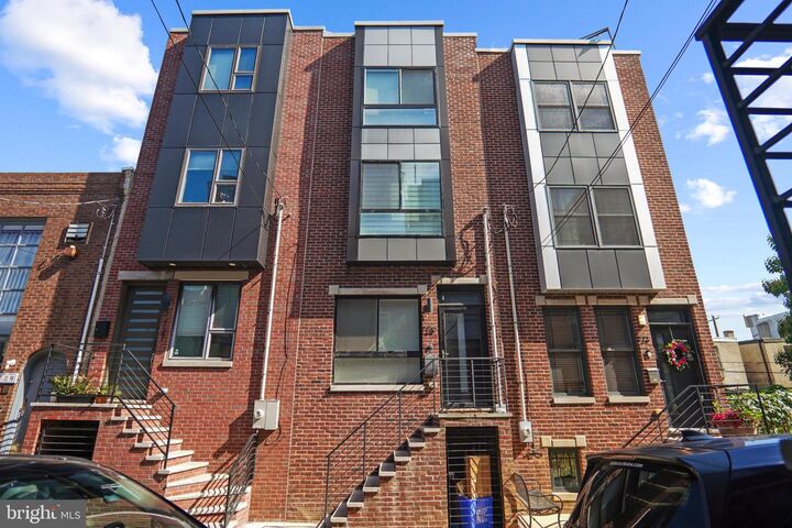 Property Photo: 725 Emily Street PA 19148