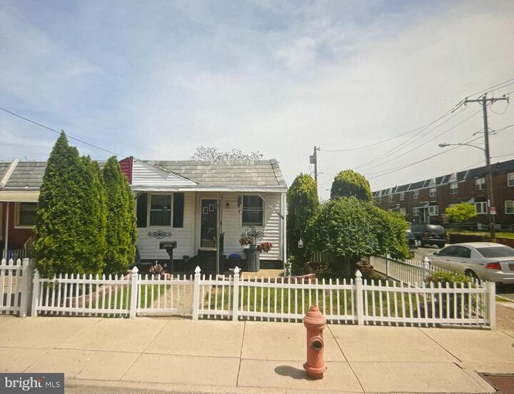 1841 S 28th Street  Philadelphia PA 19145 photo