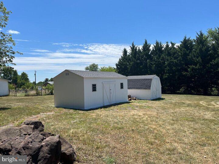 Property Photo: 5129 Broad Run Church Road VA 20187