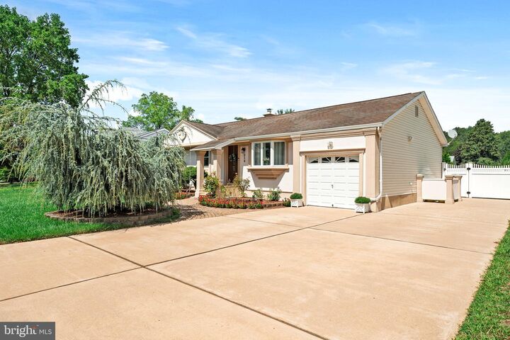 856 Estates Boulevard  Hamilton NJ 08690 photo