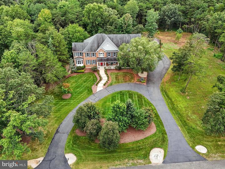 Property Photo: 6304 Hunt Chase Court VA 20120