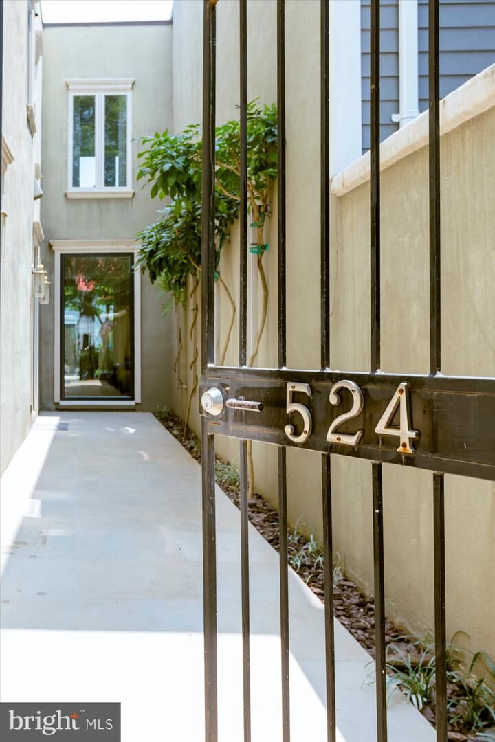 Property Photo: 524 6th Street SE DC 20003
