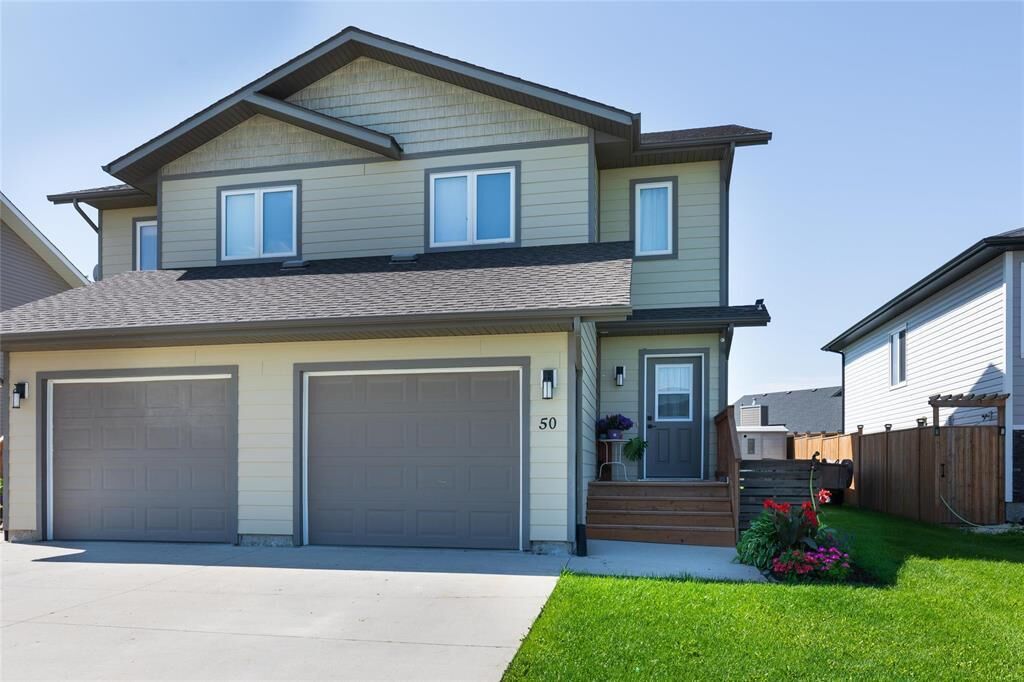 Property Photo: 50 Parkhill Crescent MB R5G 0Z3
