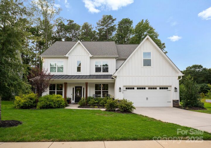 Property Photo: 11228 Wooded Saddle Road NC 28216