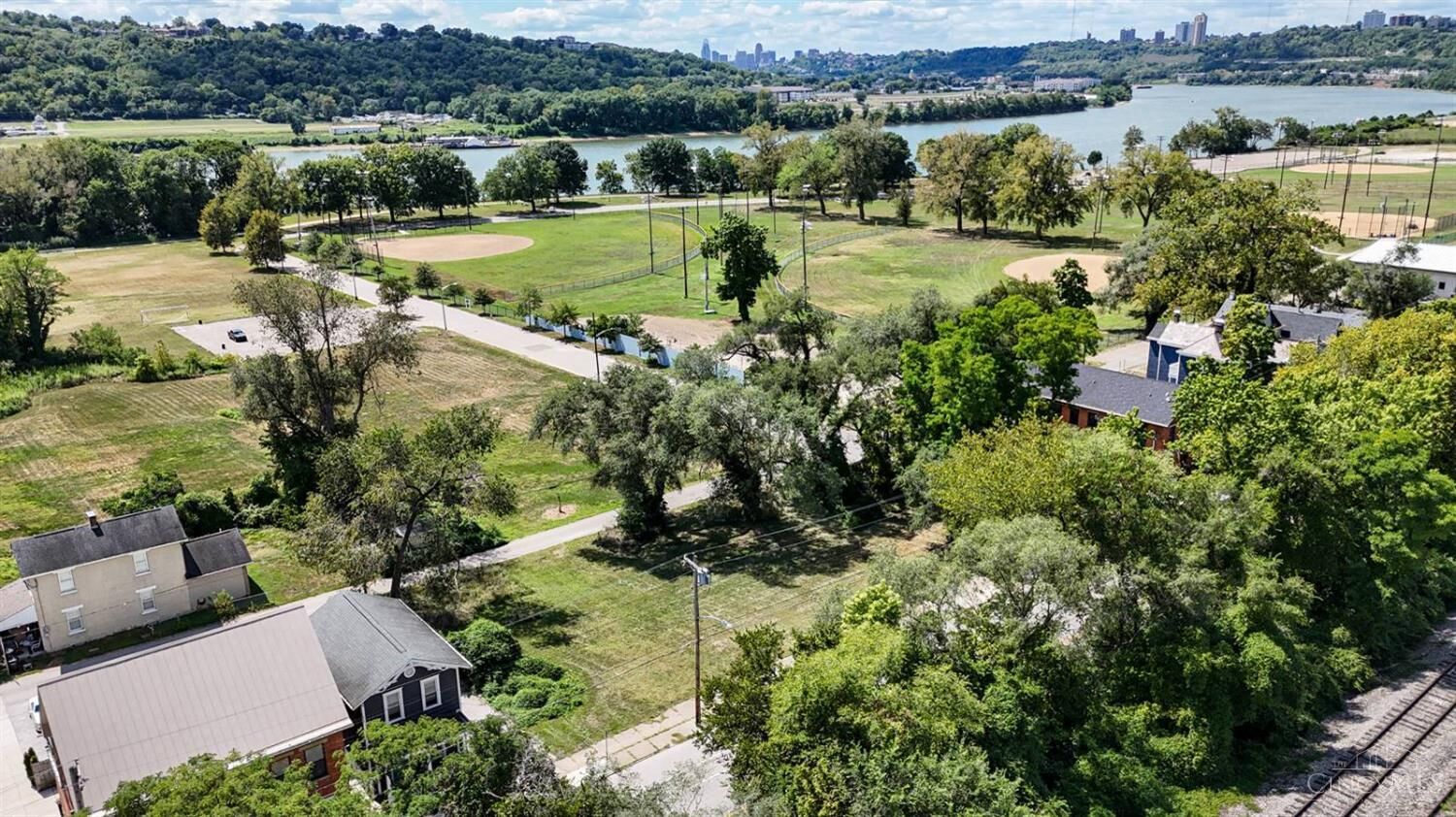 Property Photo: 3201 Riverside Drive OH 45226