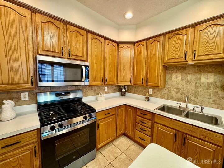 Property Photo:  23 Westminster Drive  NJ 08831 
