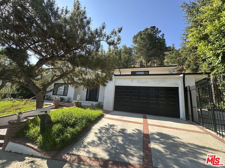 9781 Blantyre Dr  Beverly Hills CA 90210 photo