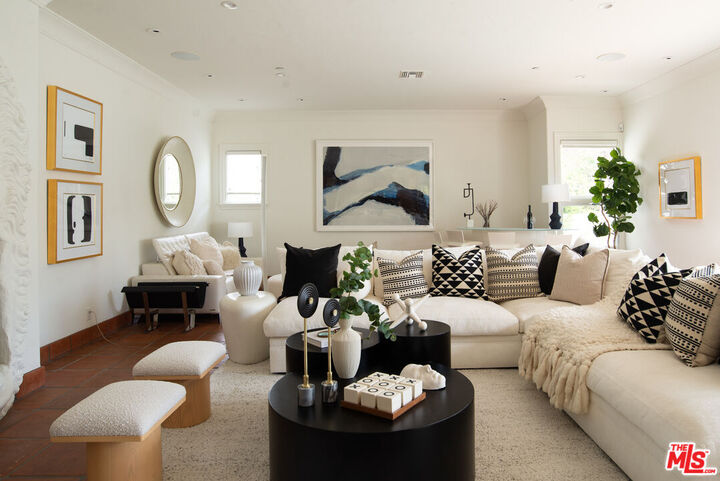 Property Photo:  1031 Cove Way  CA 90210 