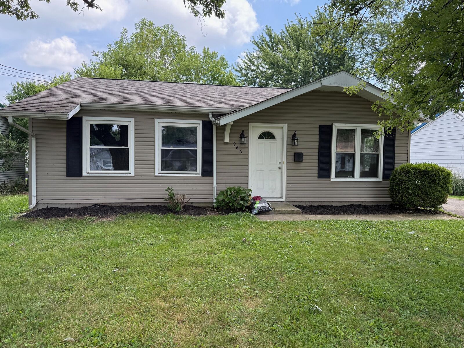 Property Photo:  966 Bikini Drive  OH 43302 
