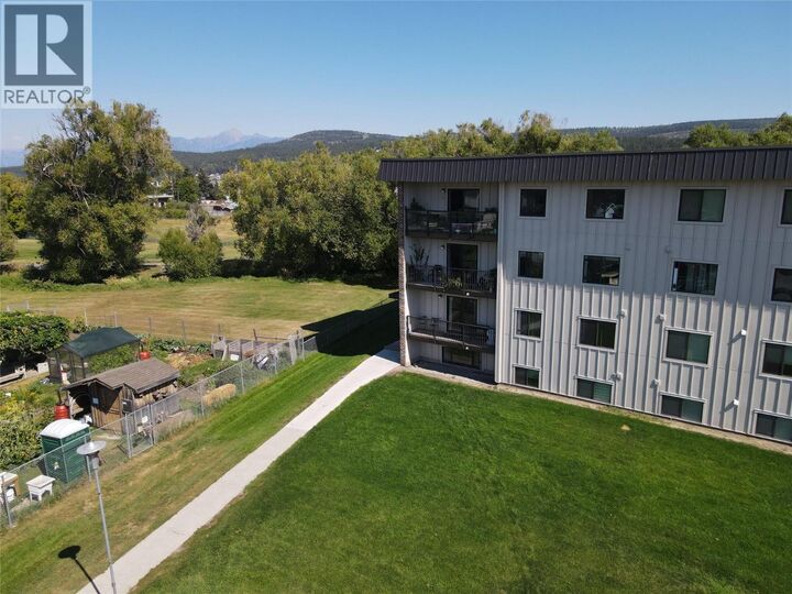 Property Photo: 606 18th Avenue North 202 BC V1C 5M1
