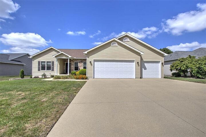265 Carrington Avenue  Mt. Zion IL 62549 photo