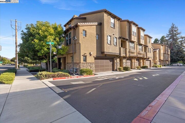 93 Catania Cmn  Fremont CA 94536 photo