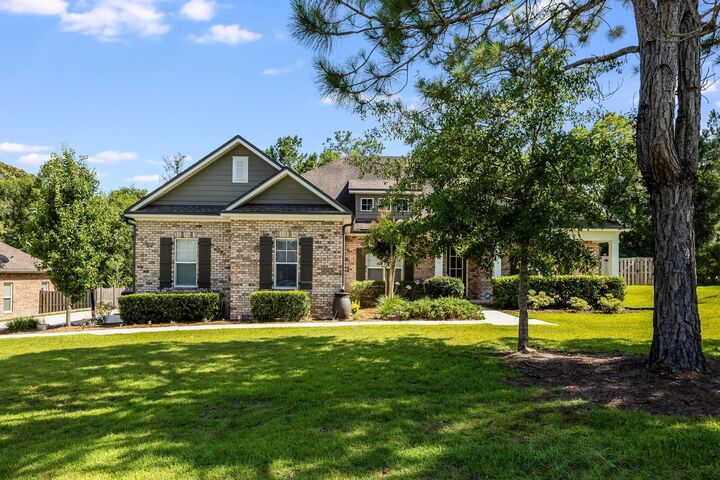 Property Photo: 1468 Mill Creek Drive FL 32531