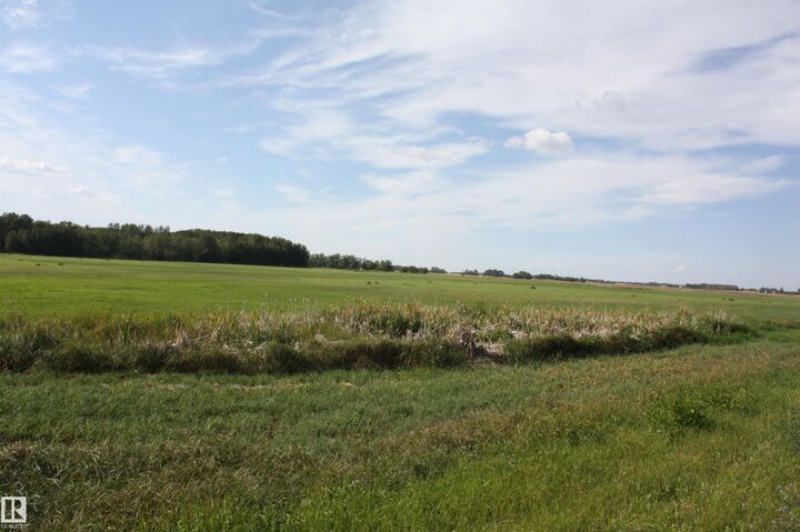 Property Photo:  Twp 580 RR 204  AB T0A 2V0 