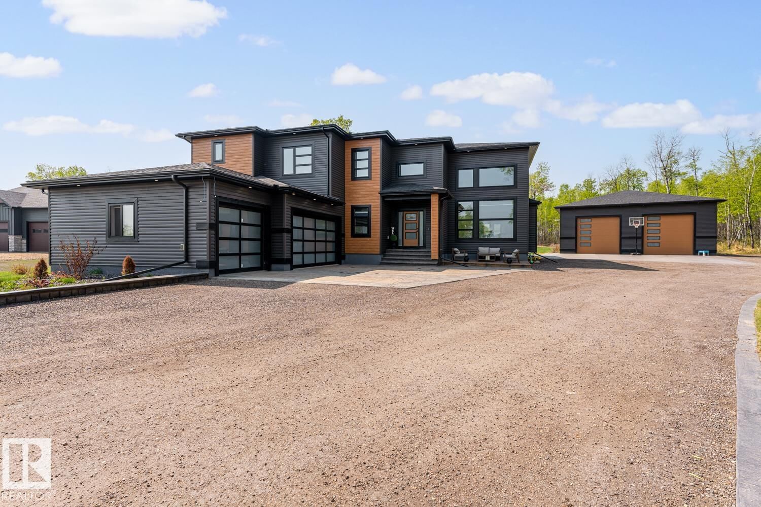 Property Photo:  42324 Twp Rd 632  AB T9M 1P2 