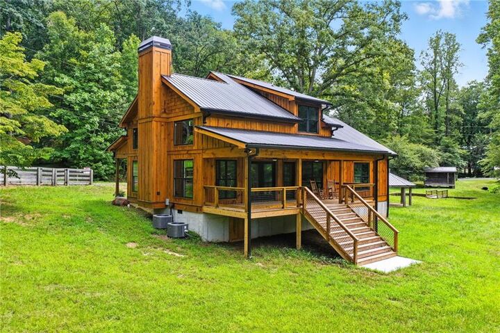 Property Photo: 579 Twin Mountain Lake Circle GA 30175