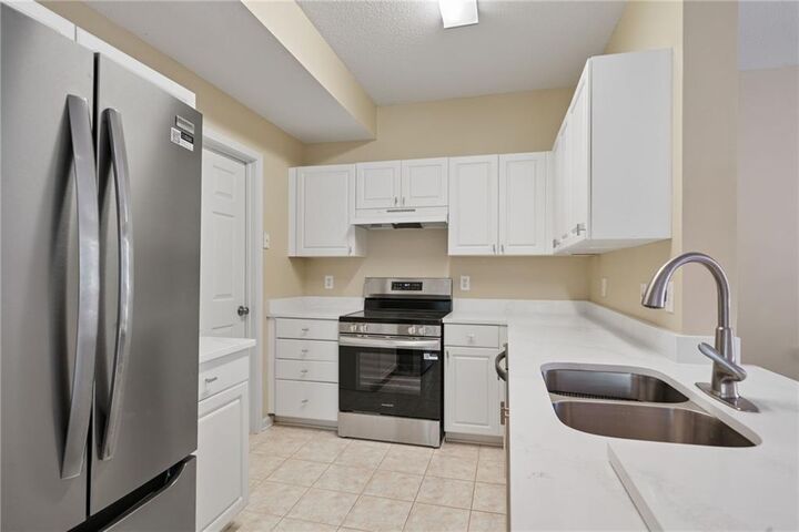 Property Photo:  1203 Vinings Forest Lane SE 12  GA 30080 