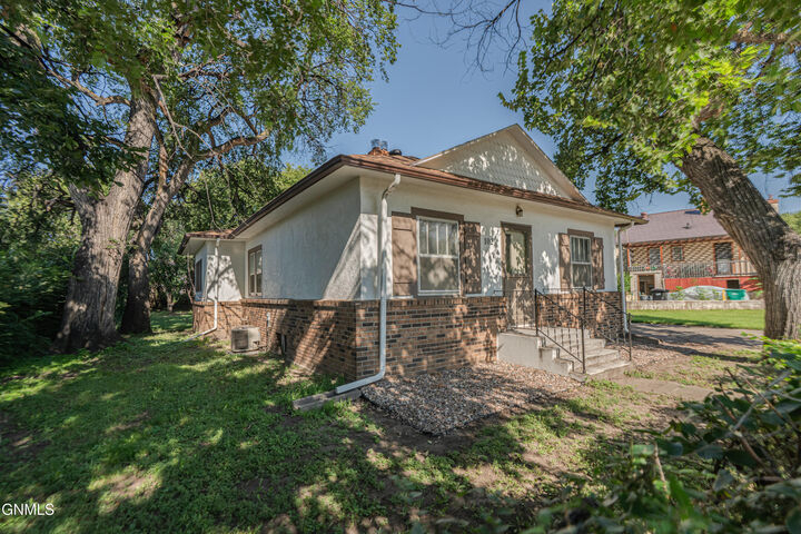 102 Custer Park Street  Bismarck ND 58501 photo