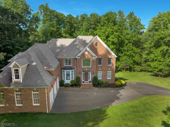 Property Photo: 4 Gideon Ct NJ 08822